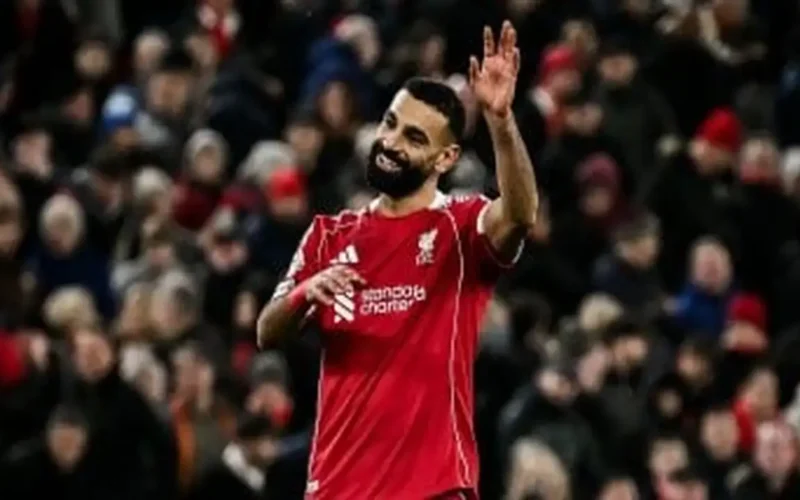 إنجاز تاريخي.. محمد صلاح يحتفل مع ليفربول في موسم 2025